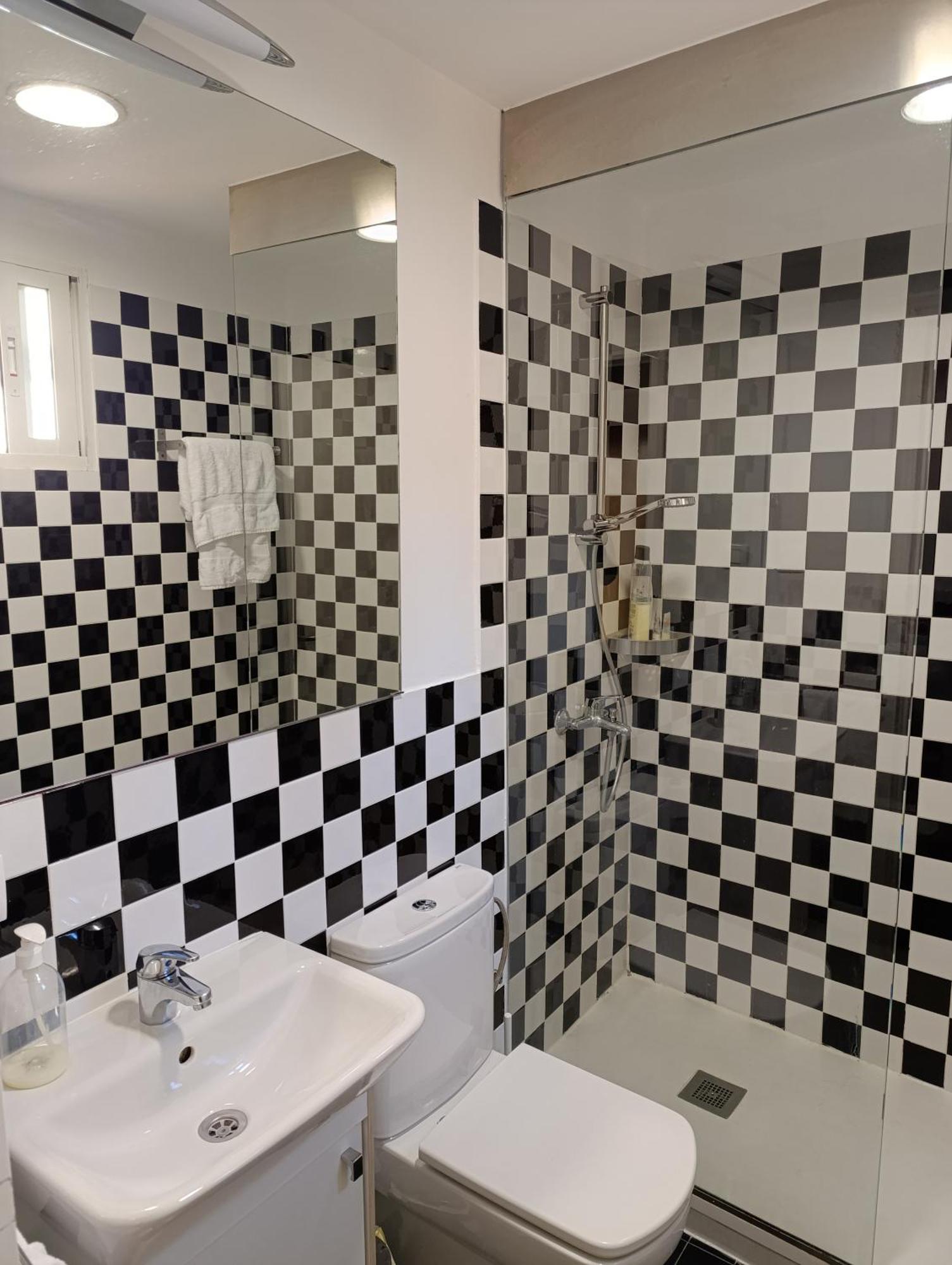 Apartamento En Huertas Madrid Eksteriør billede